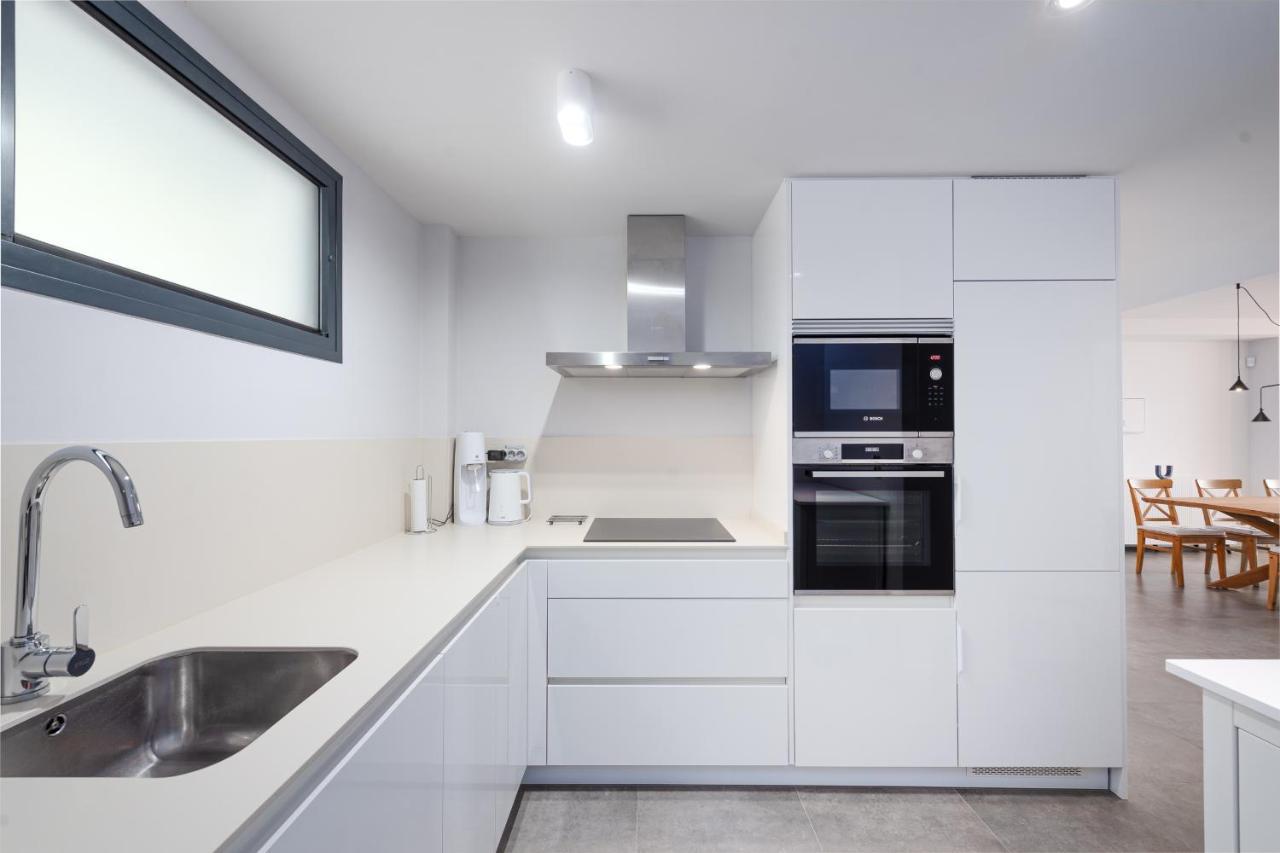 Luxurious Apartment With Sea Views Blue Suites B2-103 Манилва Экстерьер фото